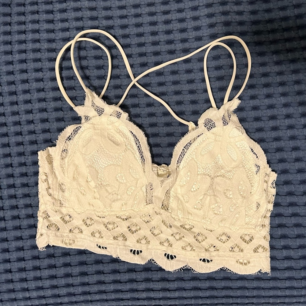 Zenana Outfitters Lace Bralette in Cream